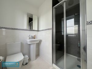 Ensuite- click for photo gallery